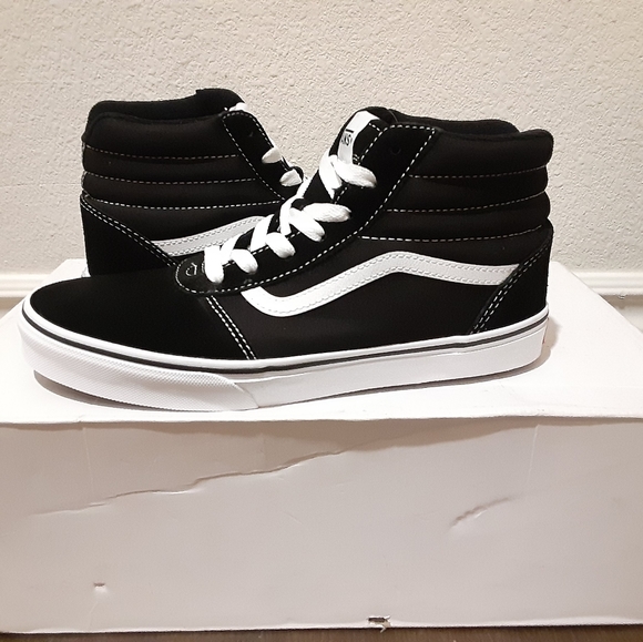 Vans - Picture 2 of 4